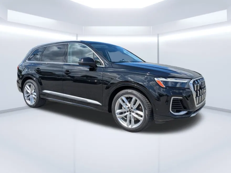 2025 Audi Q7 55 Premium Plus photo 1