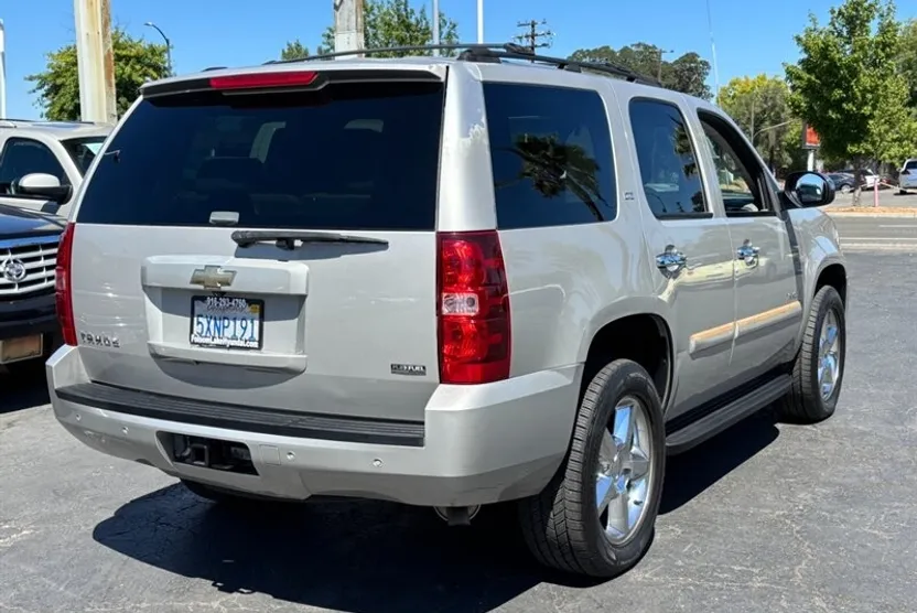 2007 Chevrolet Tahoe LTZ photo 1