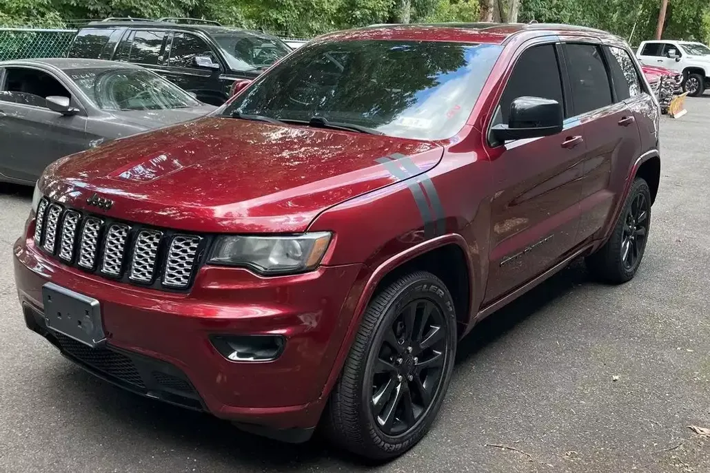 2018 Jeep Grand Cherokee Altitude photo 1