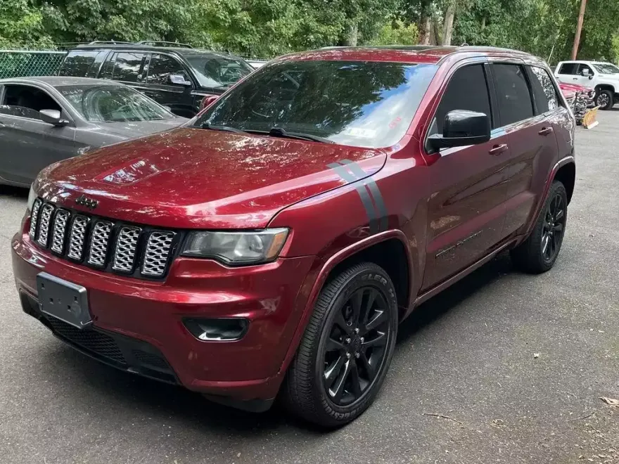 2018 Jeep Grand Cherokee Altitude photo 1