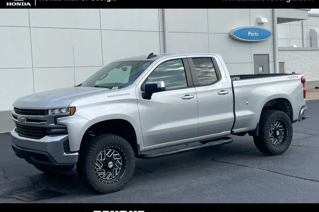 2020 Chevrolet Silverado 1500 LT photo 1