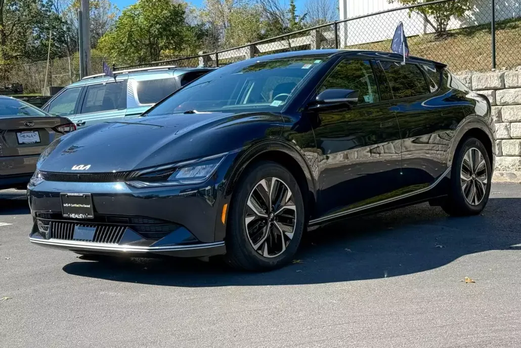 2022 Kia EV6 Wind photo 1