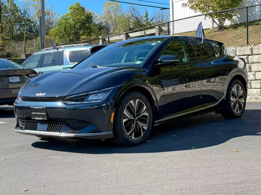 2022 Kia EV6 Wind photo 1