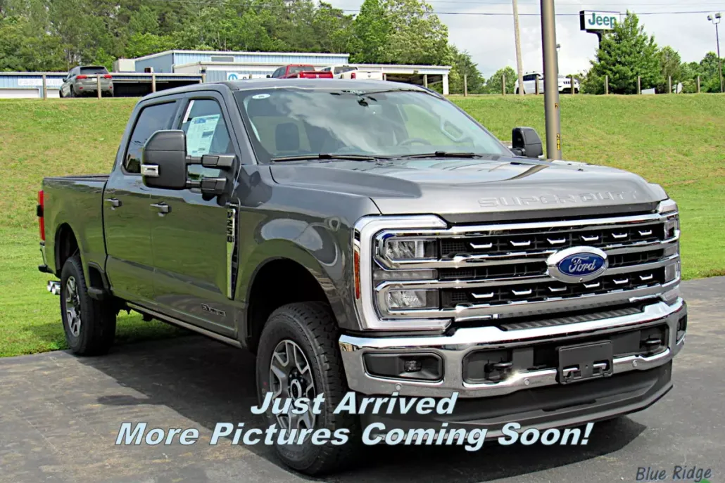 2025 Ford F-250 Lariat photo 1