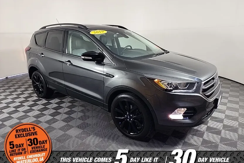 2019 Ford Escape Titanium photo 1
