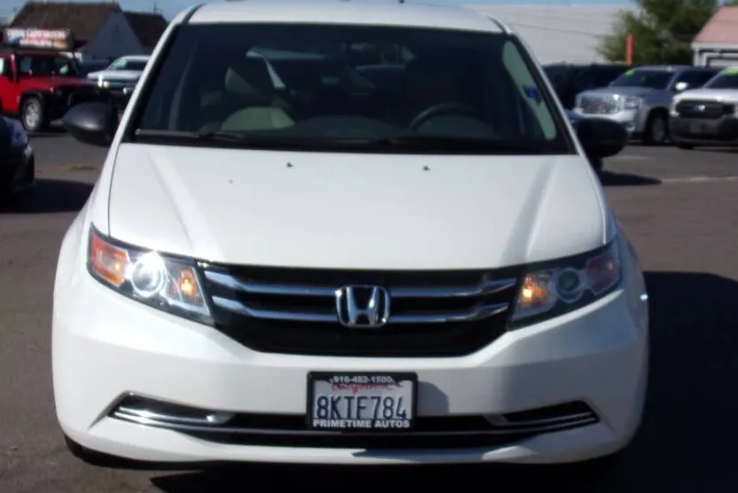 2014 Honda Odyssey LX photo 1