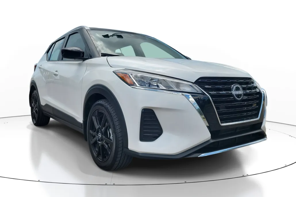 2023 Nissan Kicks SV photo 1