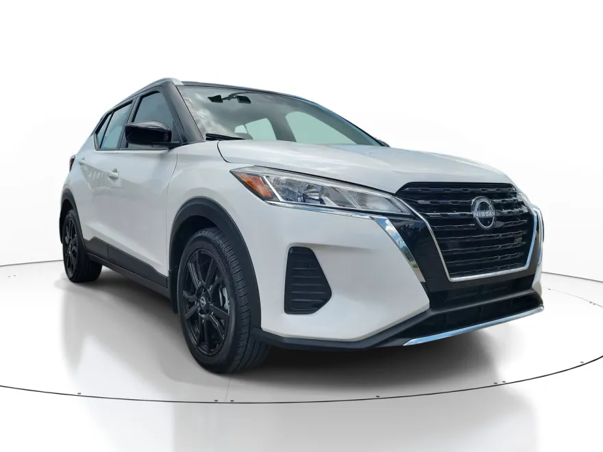 2023 Nissan Kicks SV photo 1
