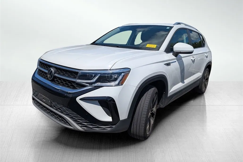 2022 Volkswagen Taos SEL photo 1
