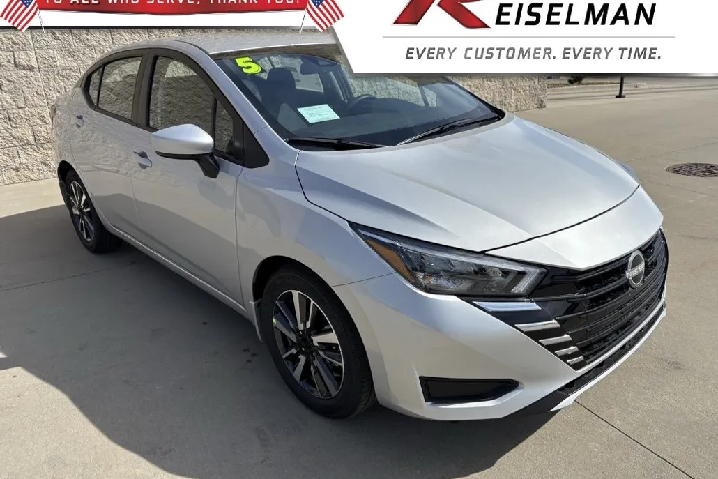 2025 Nissan Versa 1.6 SV photo 1
