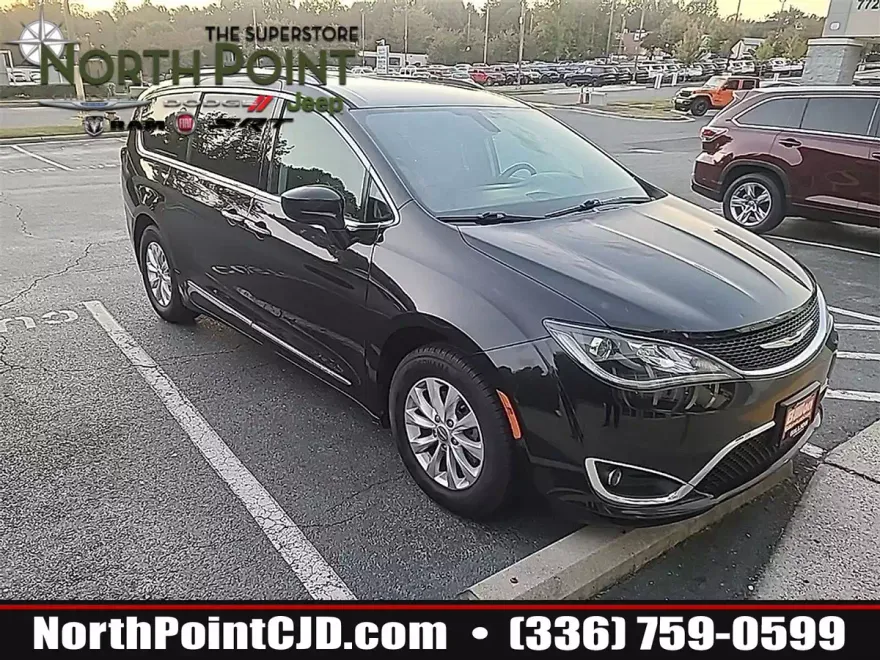 2018 Chrysler Pacifica Touring Plus photo 1