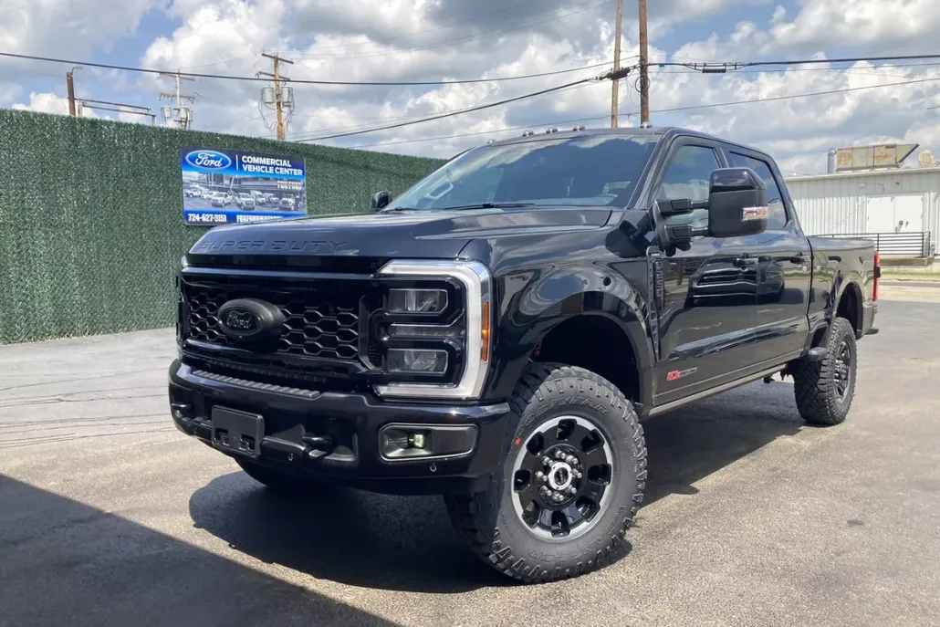 2025 Ford F-250 Lariat photo 1