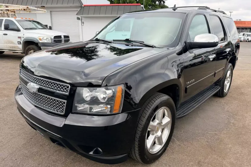 2014 Chevrolet Tahoe LT photo 1