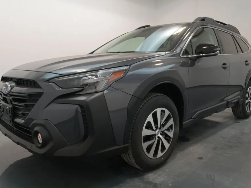 2025 Subaru Outback Premium photo 1
