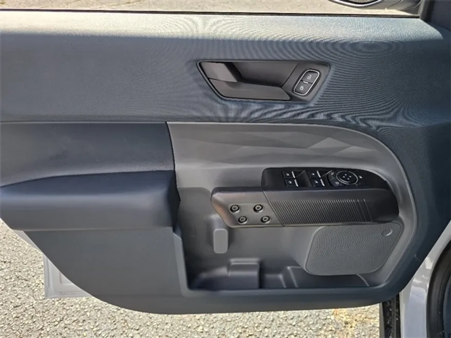2025 Ford Maverick XLT photo 1