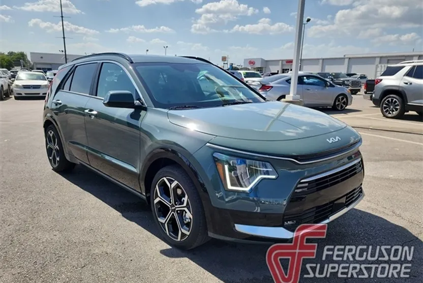 2025 Kia Niro SX Touring photo 1
