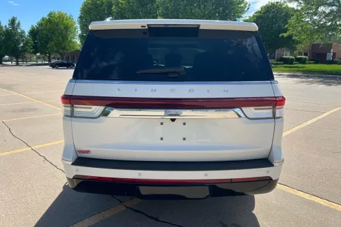 2022 Lincoln Navigator Reserve L photo 3