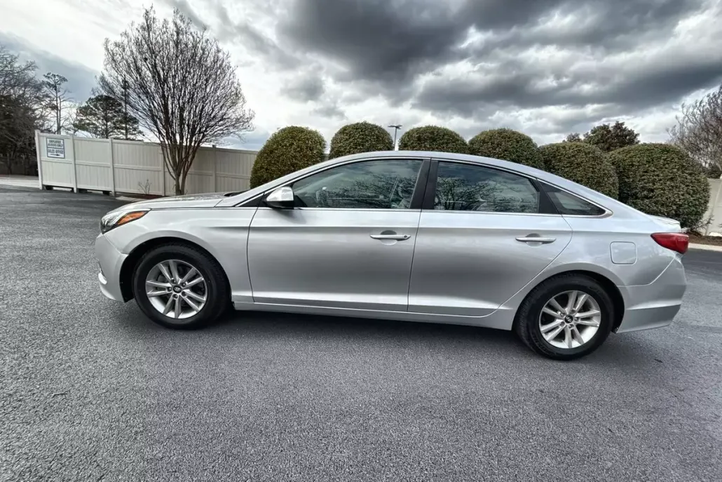 2017 Hyundai Sonata SE Eco photo 1