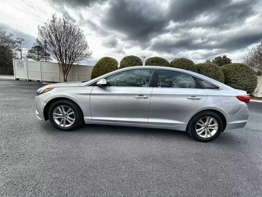 2017 Hyundai Sonata SE Eco photo 1
