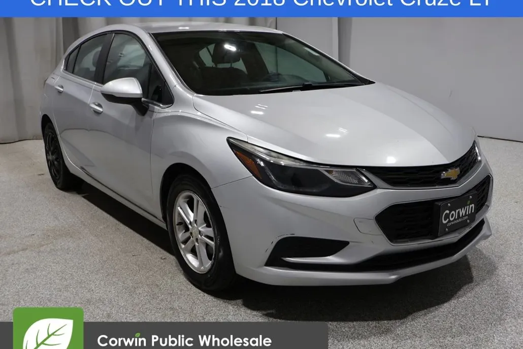 2018 Chevrolet Cruze LT photo 1