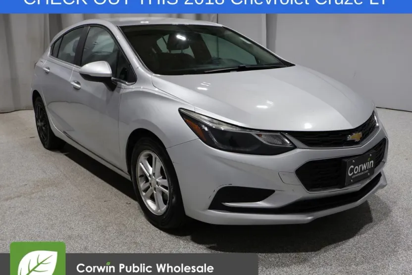 2018 Chevrolet Cruze LT photo 1