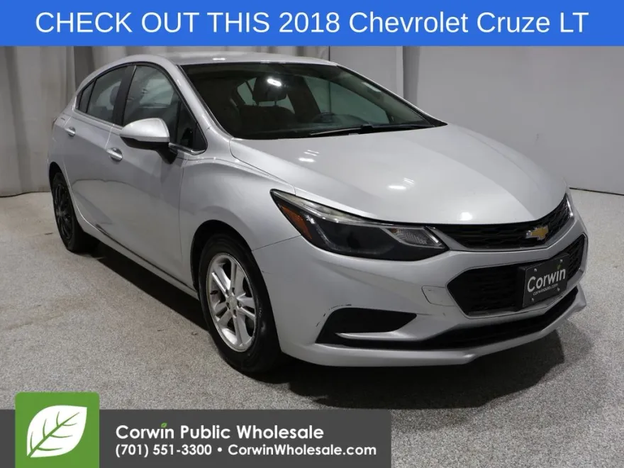 2018 Chevrolet Cruze LT photo 1