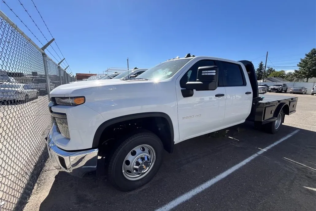 2025 Chevrolet Silverado 3500HD Work Truck photo 1