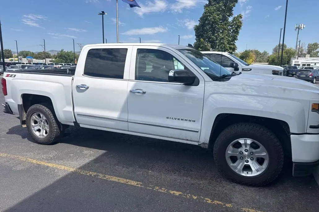 2018 Chevrolet Silverado LTZ photo 1