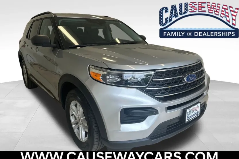 2024 Ford Explorer XLT photo 1