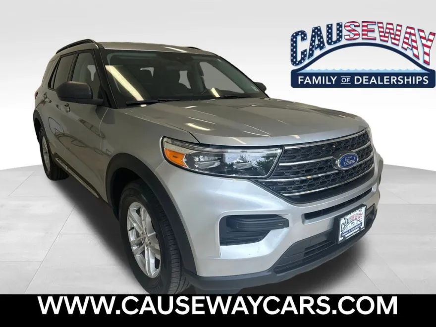2024 Ford Explorer XLT photo 1