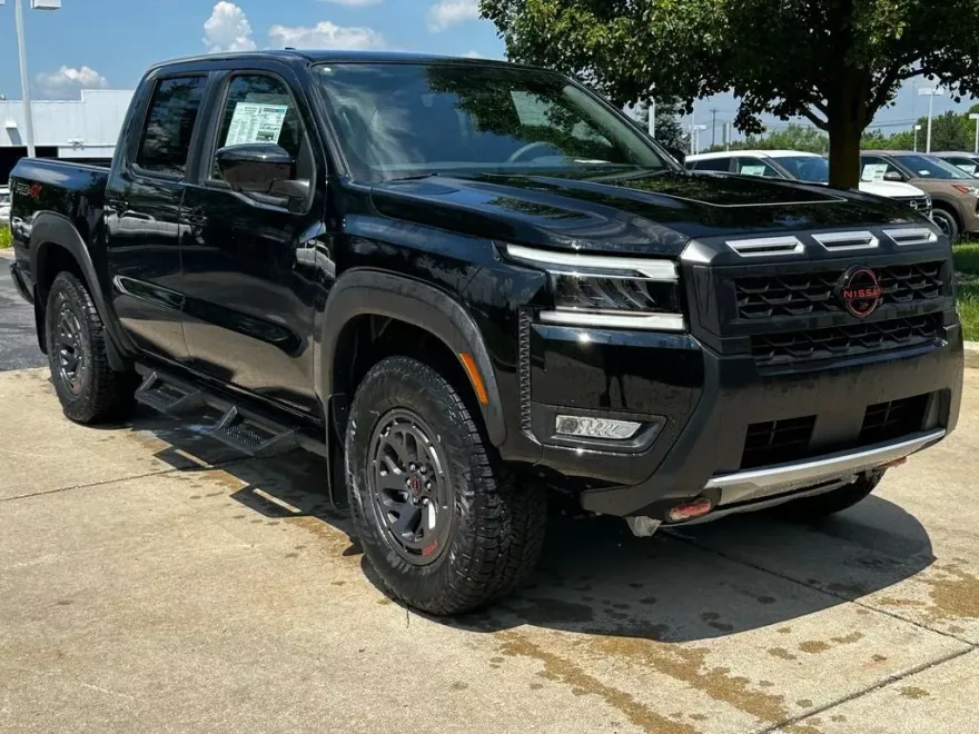 2025 Nissan Frontier Crew Cab PRO-4X photo 1