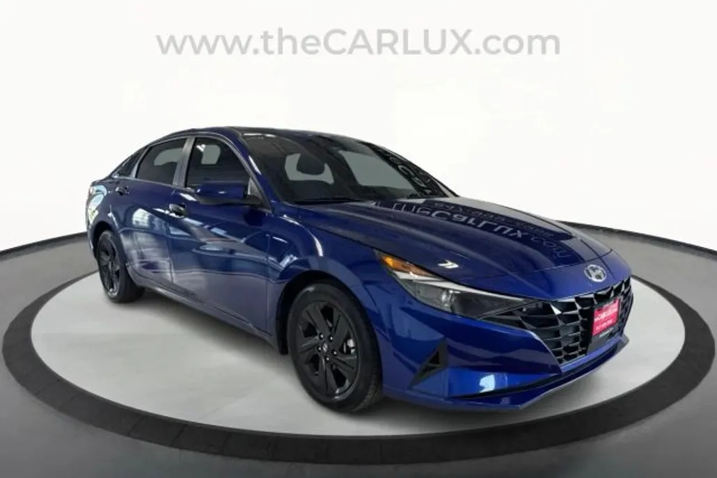 2022 Hyundai Elantra SEL Convenience photo 1