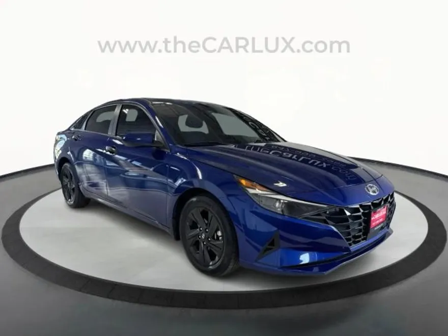 2022 Hyundai Elantra SEL Convenience photo 1