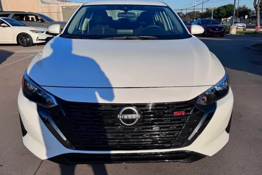 2025 Nissan Sentra SV photo 1