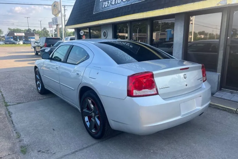 2010 Dodge Charger SXT photo 1