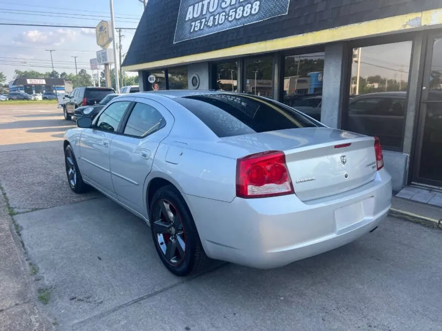 2010 Dodge Charger SXT photo 1
