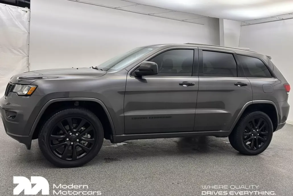 2019 Jeep Grand Cherokee Laredo photo 1