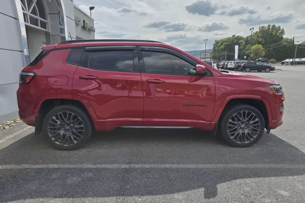 2022 Jeep Compass Limited Red Edition photo 1