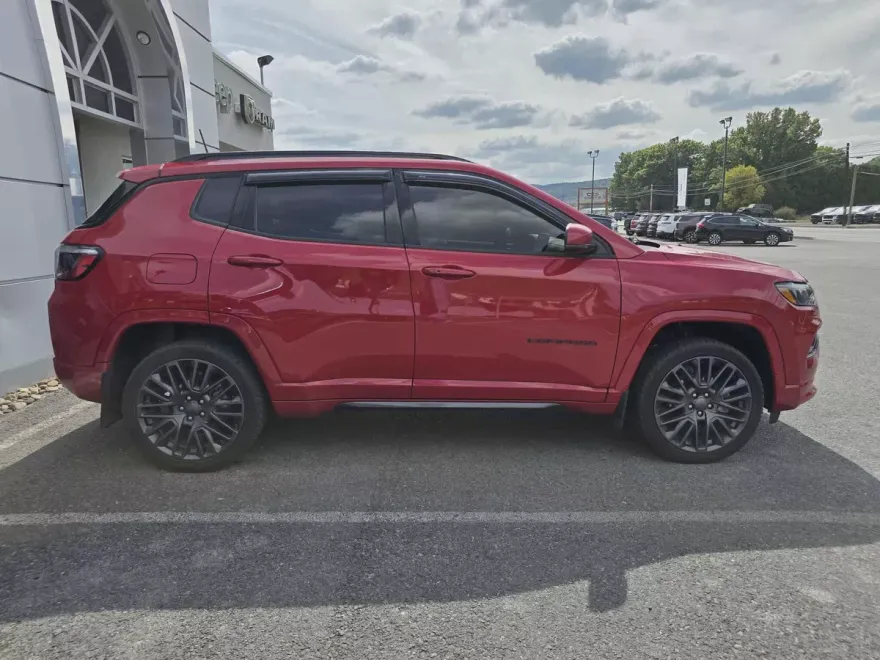 2022 Jeep Compass Limited Red Edition photo 1