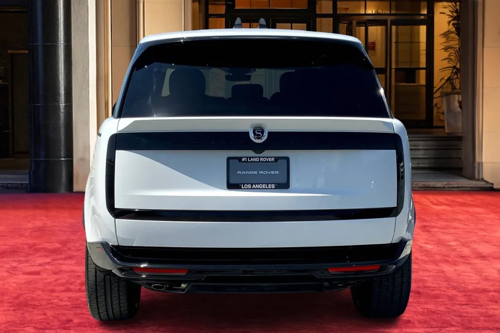 2025 Land Rover Range Rover SE photo 1
