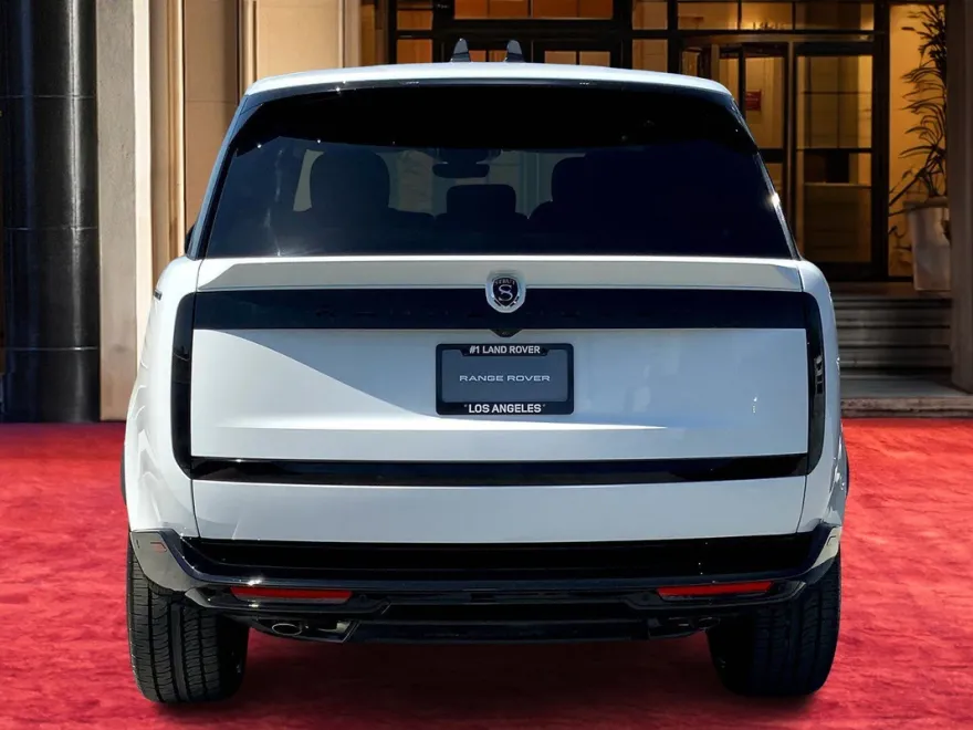 2025 Land Rover Range Rover SE photo 1