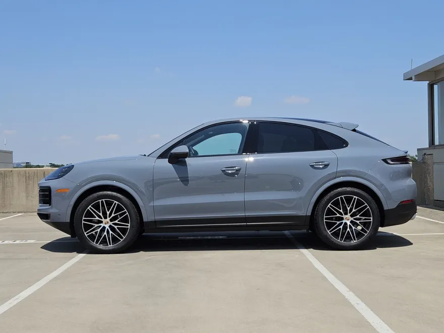 2025 Porsche Cayenne Coupe photo 1