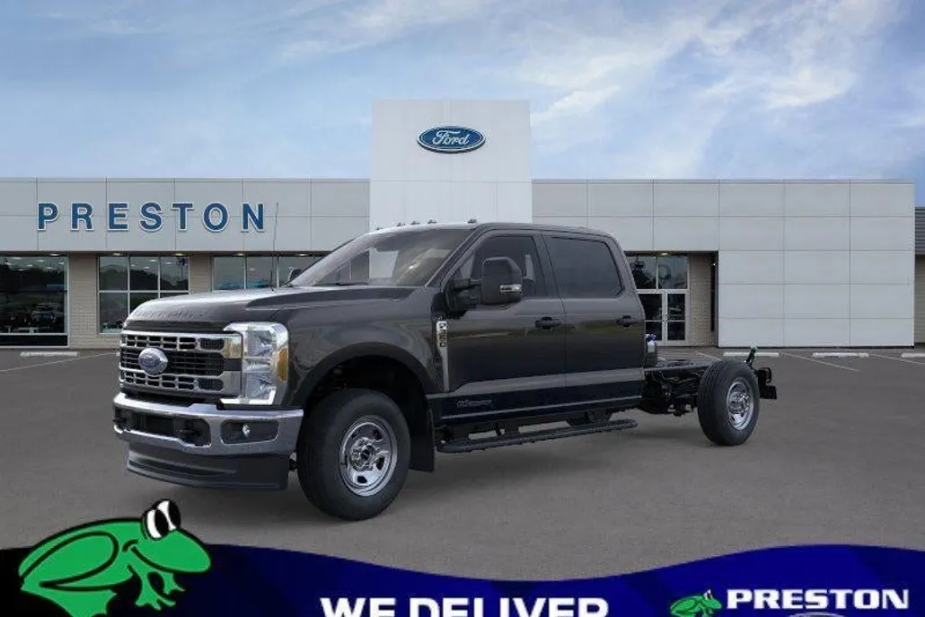 2025 Ford F-350 XL photo 1