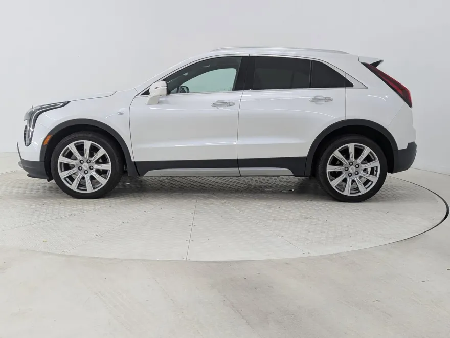 2022 Cadillac XT4 Premium Luxury photo 1