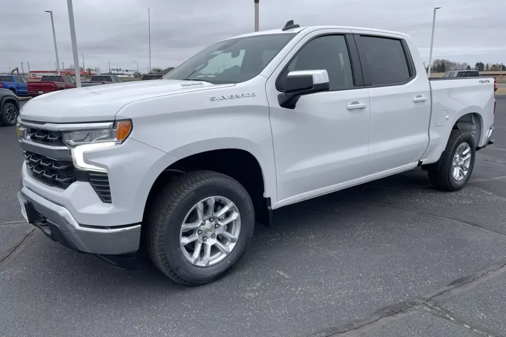 2025 Chevrolet Silverado 1500 LT photo 1