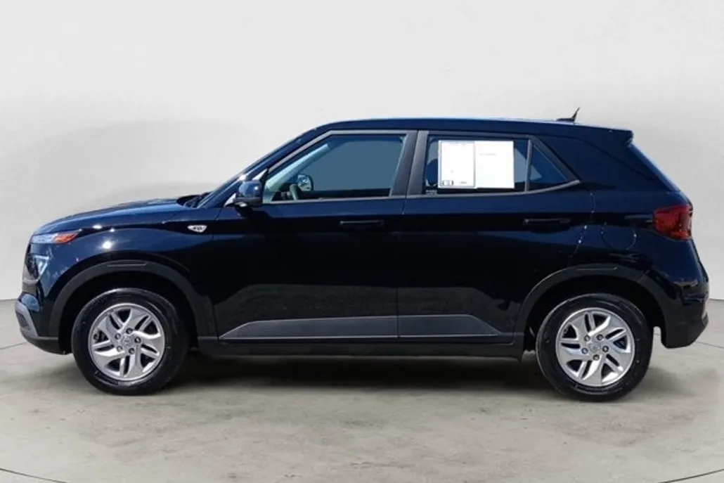 2024 Hyundai Venue SE photo 1