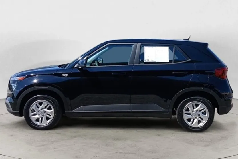 2024 Hyundai Venue SE photo 1