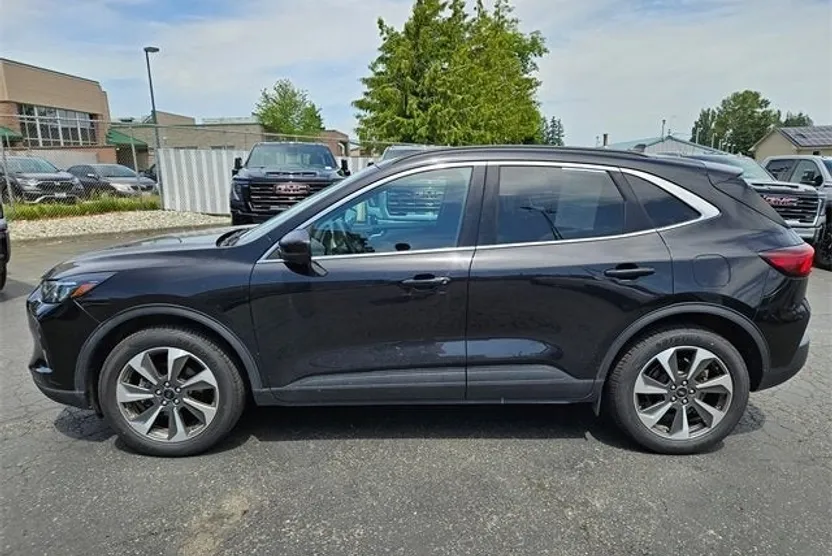 2023 Ford Escape Platinum photo 1