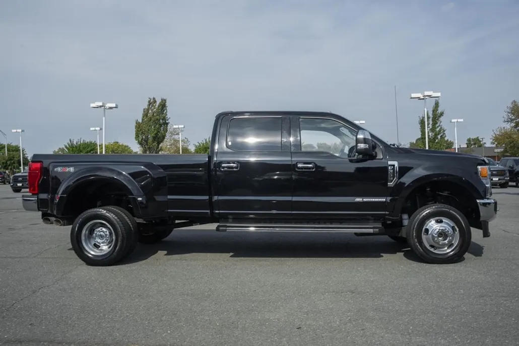 2021 Ford F-350 Lariat photo 1