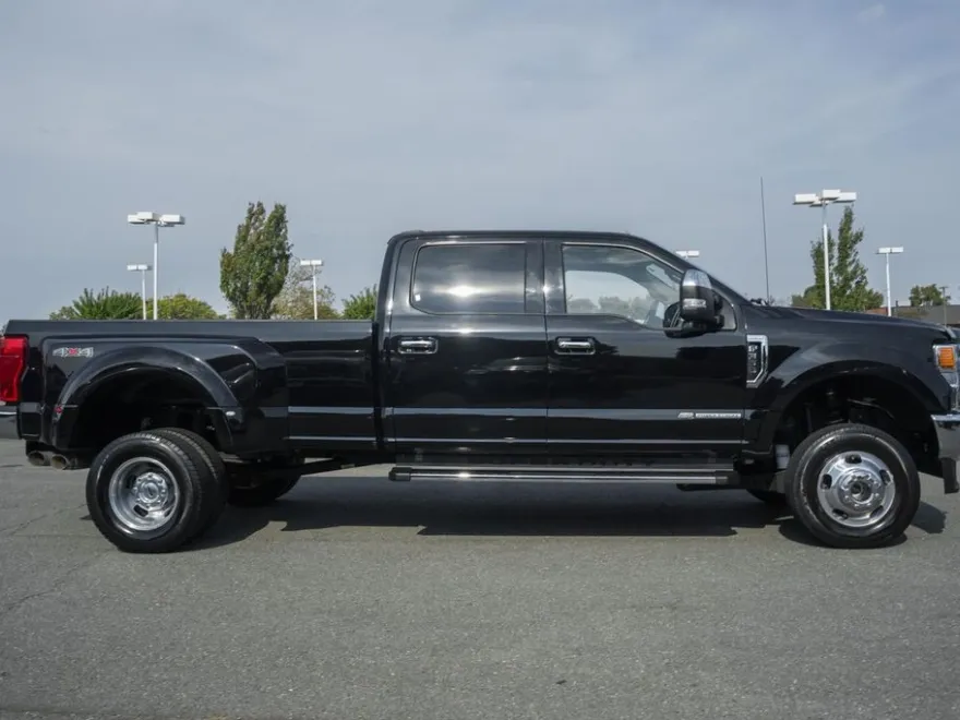 2021 Ford F-350 Lariat photo 1